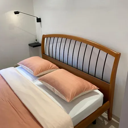 Roberta Apartment