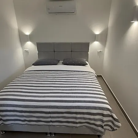 Roberta * Novigrad (Istria)