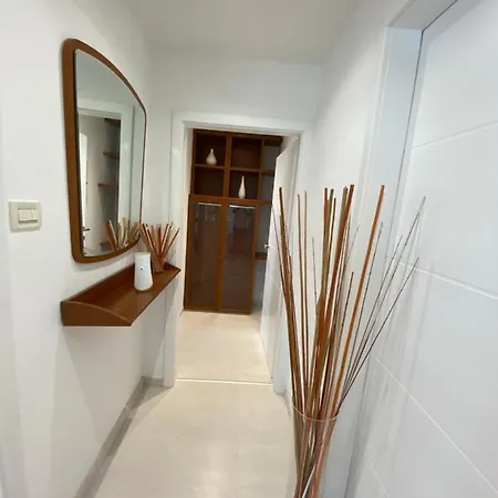 Roberta Apartment
