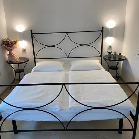 Roberta Apartment *